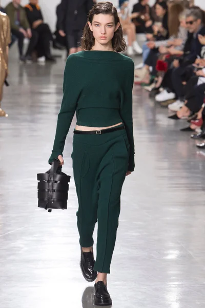 Look 8
